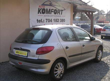 Peugeot - 206