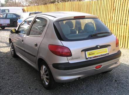 Peugeot - 206