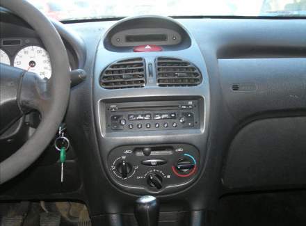 Peugeot - 206