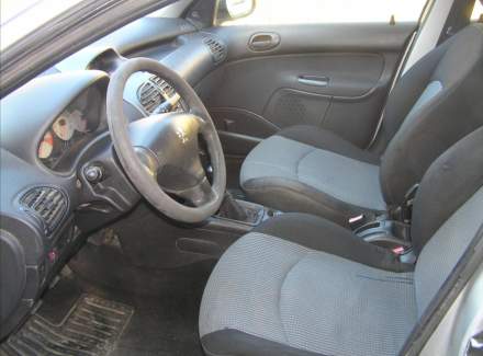 Peugeot - 206
