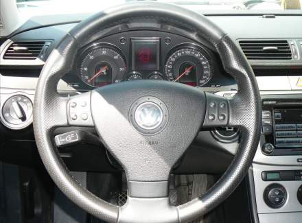 Volkswagen - Passat