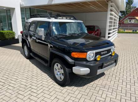 Toyota - FJ Cruiser