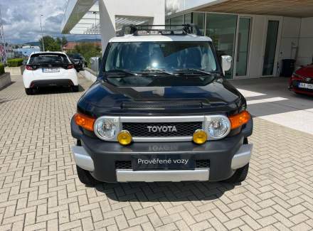 Toyota - FJ Cruiser