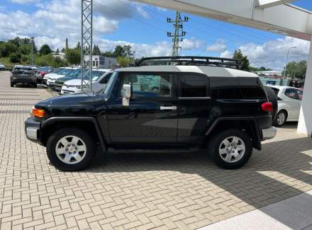 Toyota - FJ Cruiser