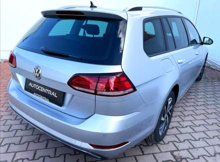 Volkswagen - Golf