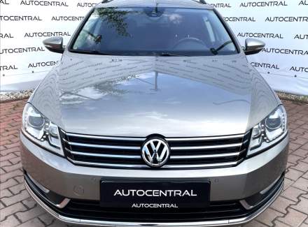 Volkswagen - Passat