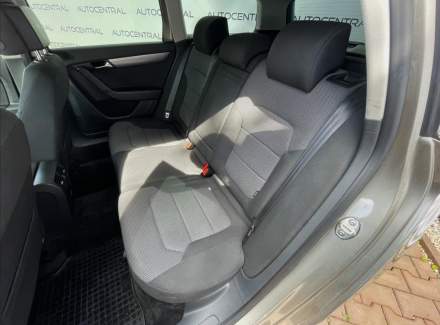Volkswagen - Passat