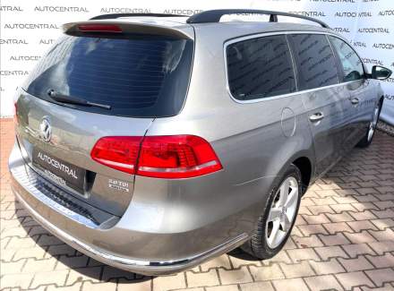 Volkswagen - Passat