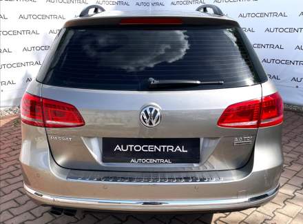 Volkswagen - Passat