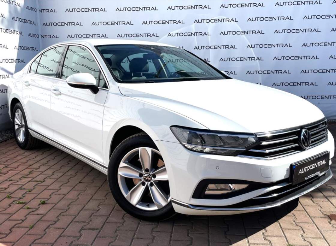 Volkswagen - Passat