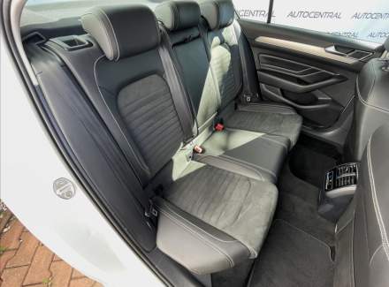 Volkswagen - Passat