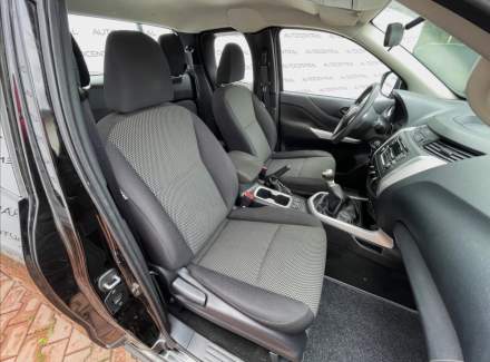 Nissan - Navara