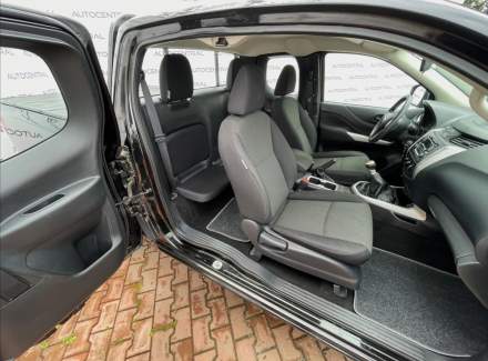 Nissan - Navara