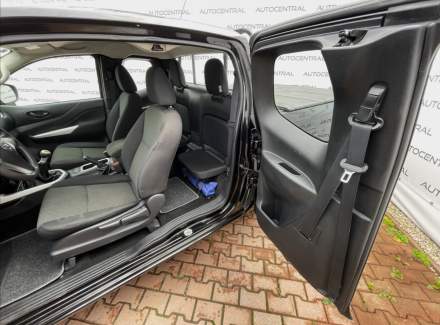 Nissan - Navara