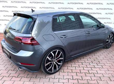 Volkswagen - Golf