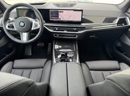 BMW - X7