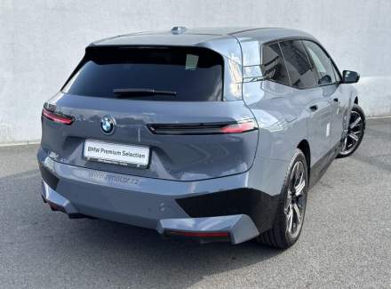 BMW - iX
