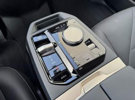 BMW - iX