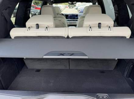 BMW - X7