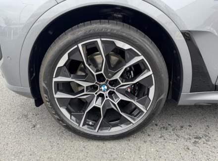 BMW - X7