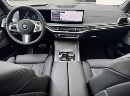 BMW - X7