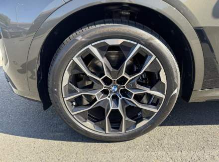 BMW - X7