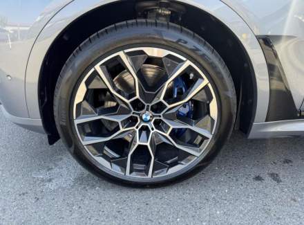 BMW - X7