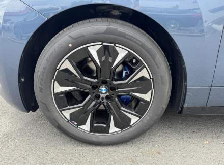 BMW - iX