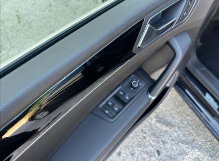 Volkswagen - Touran