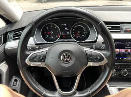 Volkswagen - Passat