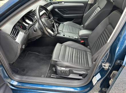 Volkswagen - Passat