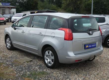 Peugeot - 5008