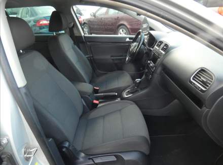 Volkswagen - Golf