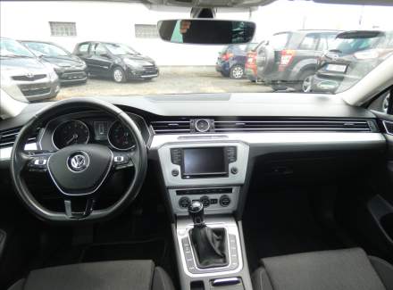 Volkswagen - Passat