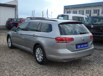 Volkswagen - Passat
