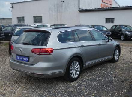 Volkswagen - Passat