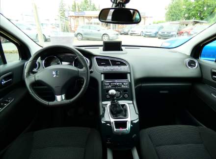 Peugeot - 5008
