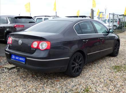 Volkswagen - Passat