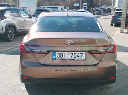 Toyota - Camry