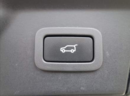 Land Rover - Range Rover Velar