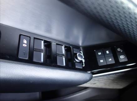 Land Rover - Range Rover Velar