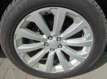 Land Rover - Range Rover Velar