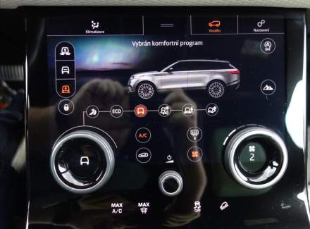 Land Rover - Range Rover Velar