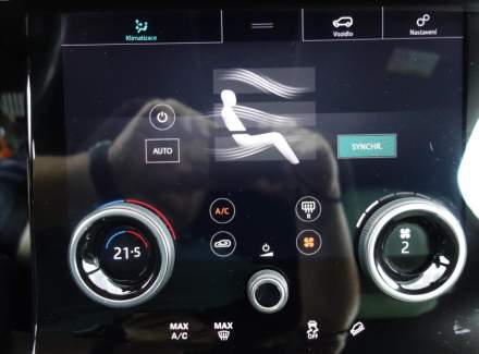 Land Rover - Range Rover Velar