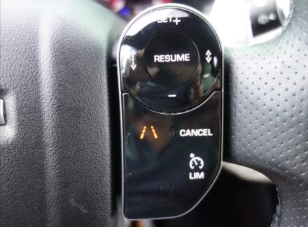 Land Rover - Range Rover Velar