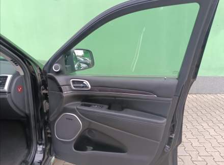 Jeep - Grand Cherokee