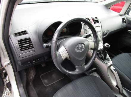 Toyota - Auris