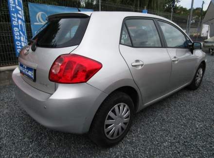 Toyota - Auris