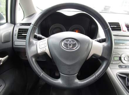 Toyota - Auris