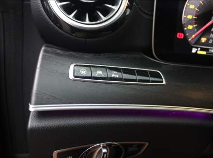 Mercedes-Benz - E-class